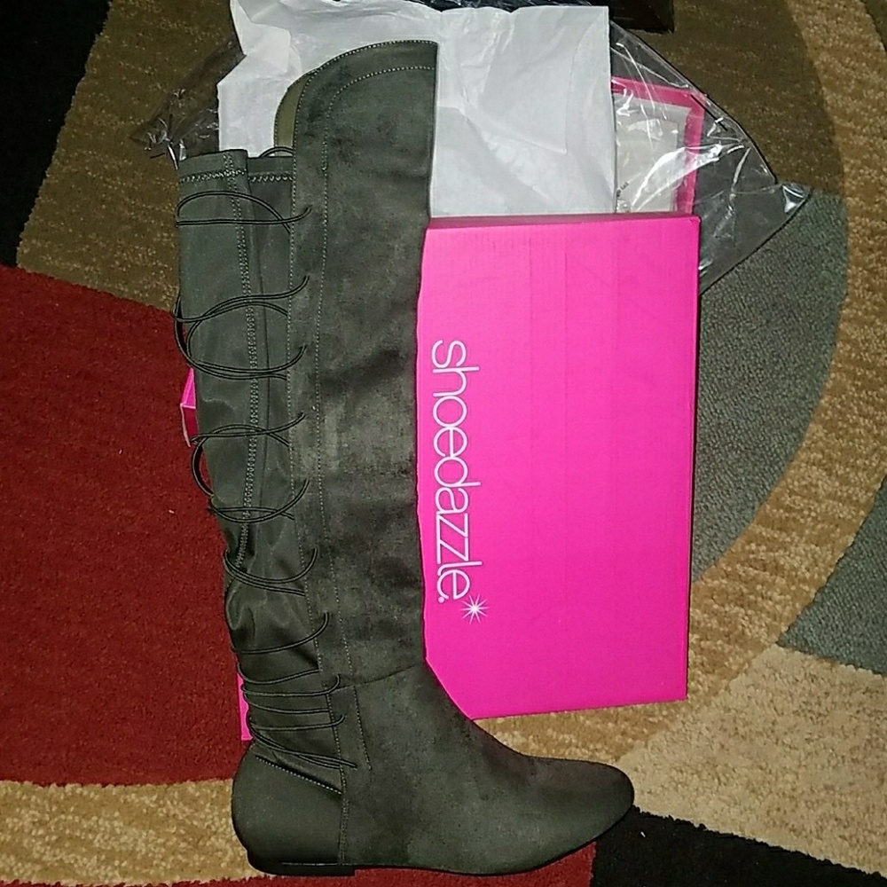 Valania flat boots